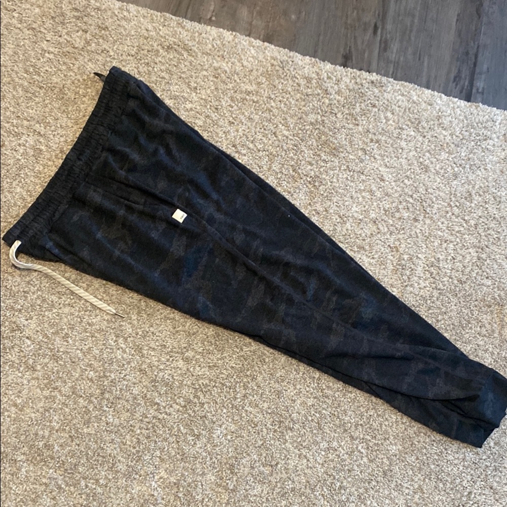 Vuori Charcoal Gray Joggers